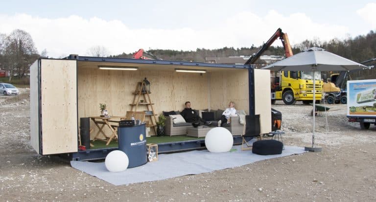 Bra Sommarmöbler öppnade pop-up i en container