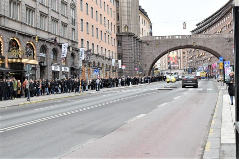 Köpkaos och trafikstopp när Royal Design öppnade outlet