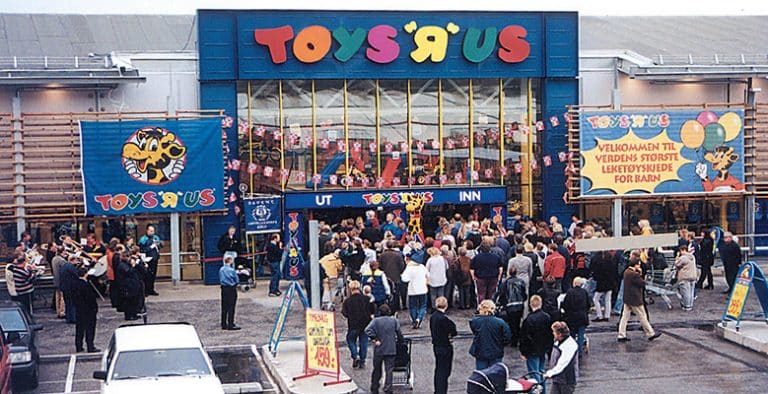 Nu börjar utförsäljningen av Toys R Us i Sverige