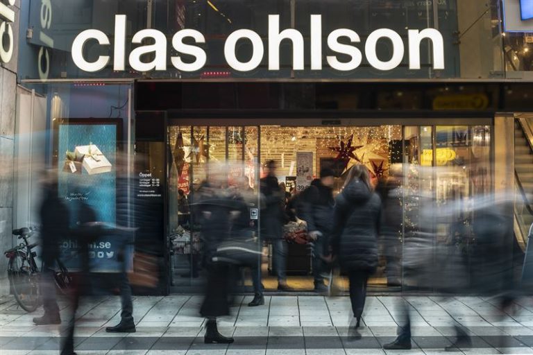 Clas Ohlson missnöjd med säljet - e-handeln ökade 51%