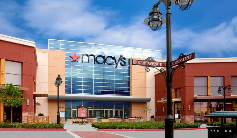 Nätet en av få ljusglimtar för Macys i ett annars mörkt kvartal