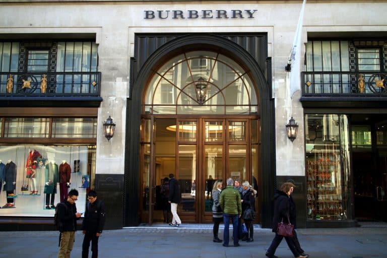 Burberry: 60% av trafiken kommer nu via mobilen