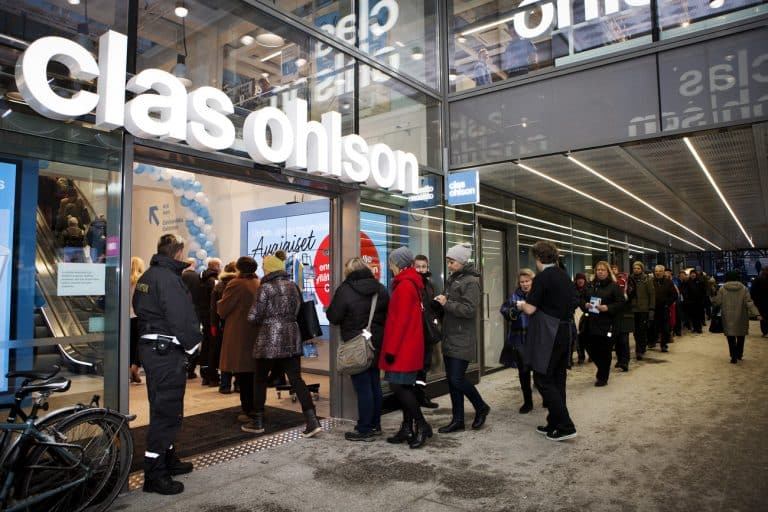 Clas Ohlson raketar i Norge men rasar utanför Norden